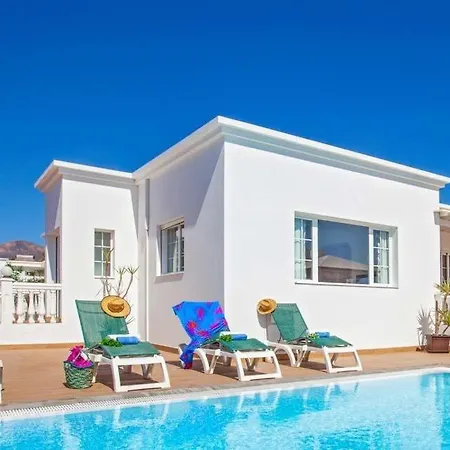 Sleeps 8 Pool Air Con T809737 Villa Puerto Calero