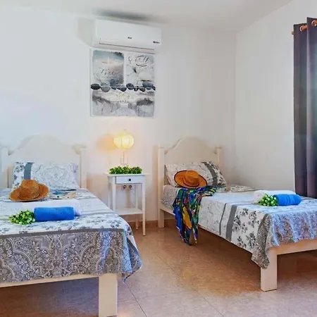 Sleeps 8 Pool Air Con T809737 Villa