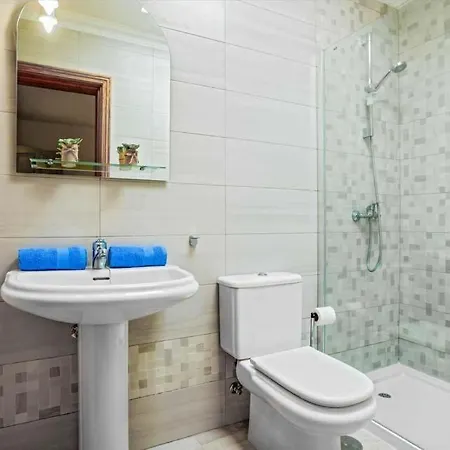 Sleeps 8 Pool Air Con T809737 ヴィラ